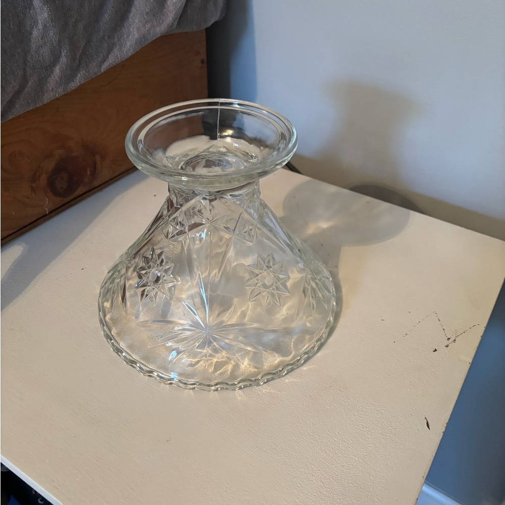 Anchor Hocking Early American
Prescut "Star of David" glass bowl - Picture 3 of 4